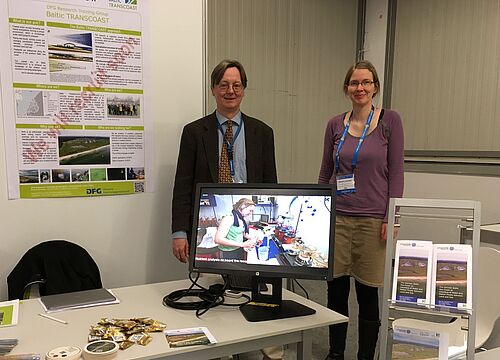 Baltic TRANSCOAST booth at EGU 2018: Dr. Janßen and Dr. Brede (Photo: B. Lennartz)
